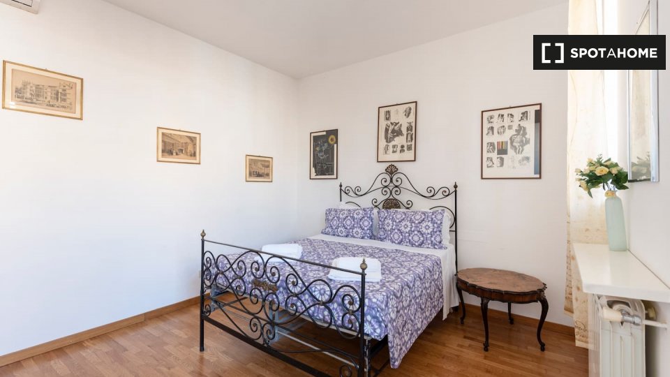 Immagine 1 di Appartamento in affitto  in Via Rasella a Roma