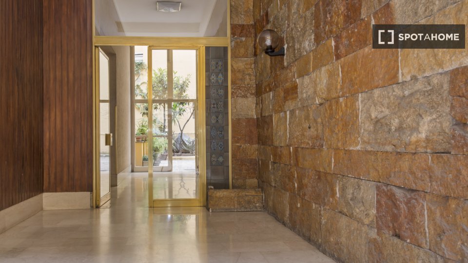 Immagine 11 di Ufficio in affitto  in Via Ariosto, 00185 Roma RM, Italy a Roma