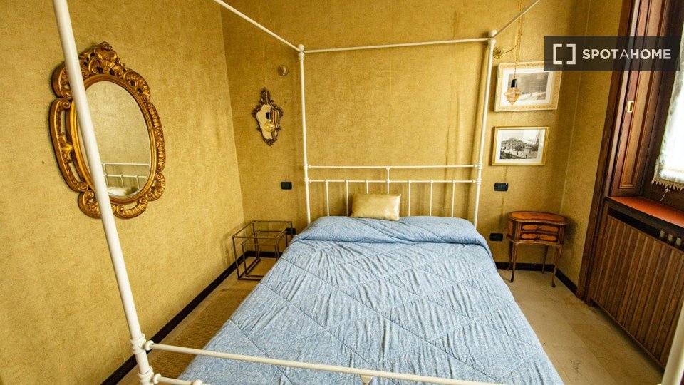 Immagine 11 di Appartamento in affitto  in Via dei Piatti a Milano