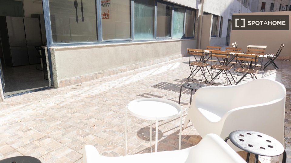 Immagine 9 di Camera condivisa in affitto  in Via Dante a Cagliari