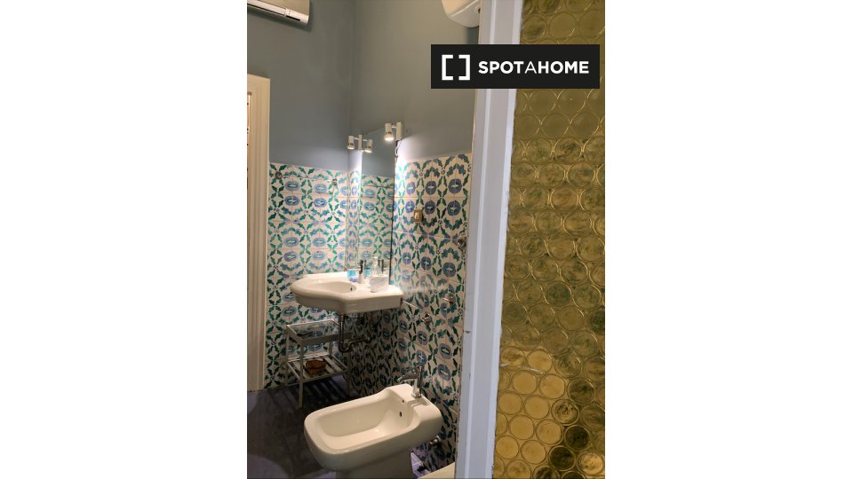 Immagine 8 di Appartamento in affitto  in Via dell'Archetto a Roma