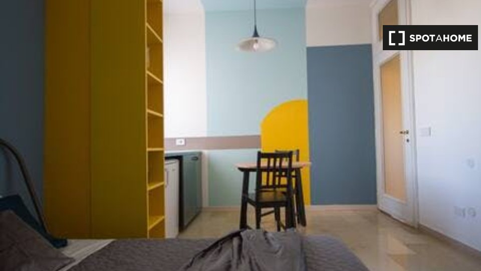 Immagine 5 di Ufficio in affitto  in Via dei Piatti a Milano