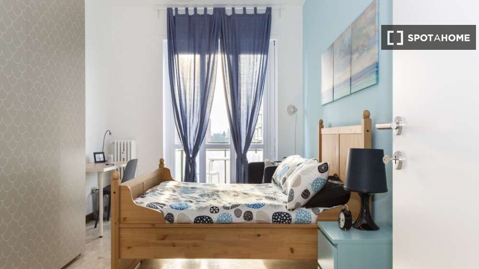 Immagine 4 di Camera condivisa in affitto  in Via Dei Mandorli Milan a Buccinasco