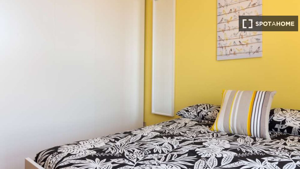 Immagine 3 di Camera condivisa in affitto  in Via Dei Mandorli Milan a Buccinasco