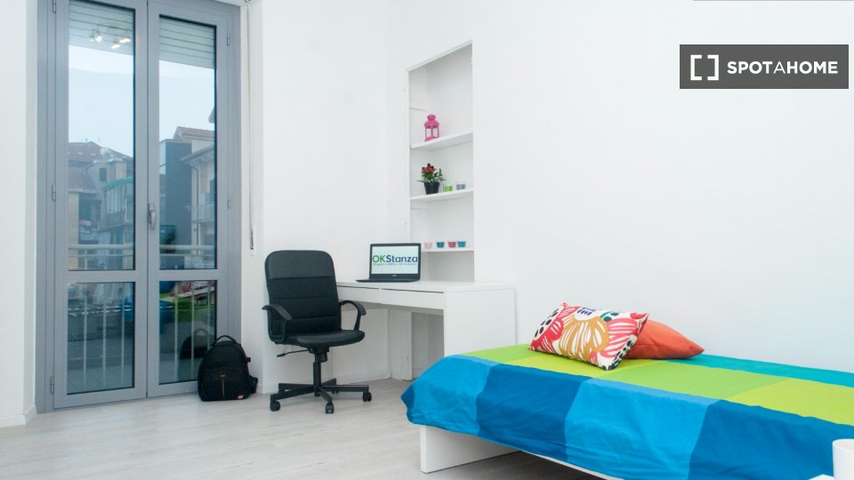 Immagine 9 di Camera condivisa in affitto  in Piazza Tancredi Galimberti a Torino