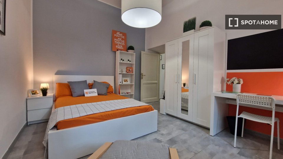 Immagine 17 di Camera condivisa in affitto  in Via Ostiense a Roma