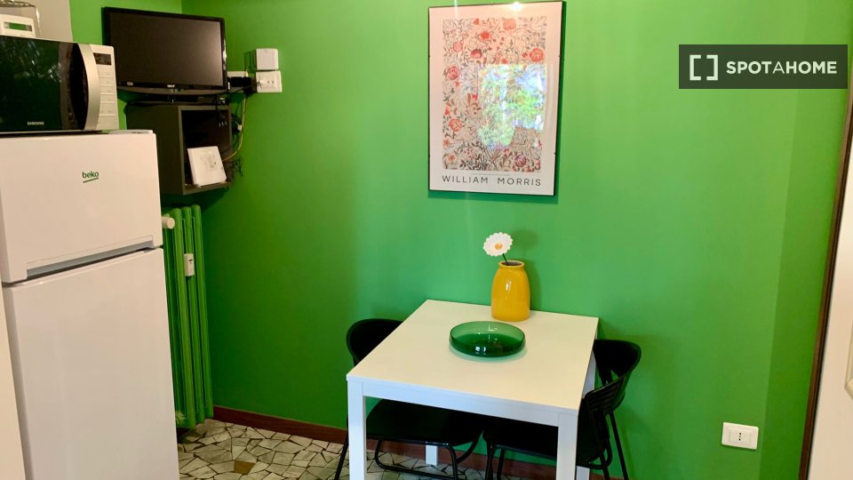 Immagine 9 di Ufficio in affitto  in Via Giambellino a Milano