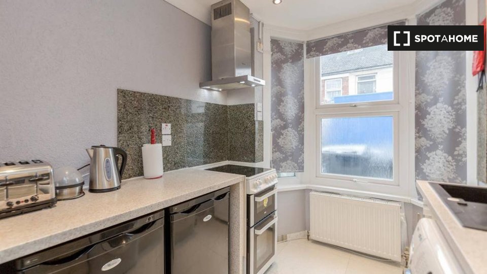 Immagine 6 di Ufficio in affitto  in Watford General Suites GFF Apartment a Watford