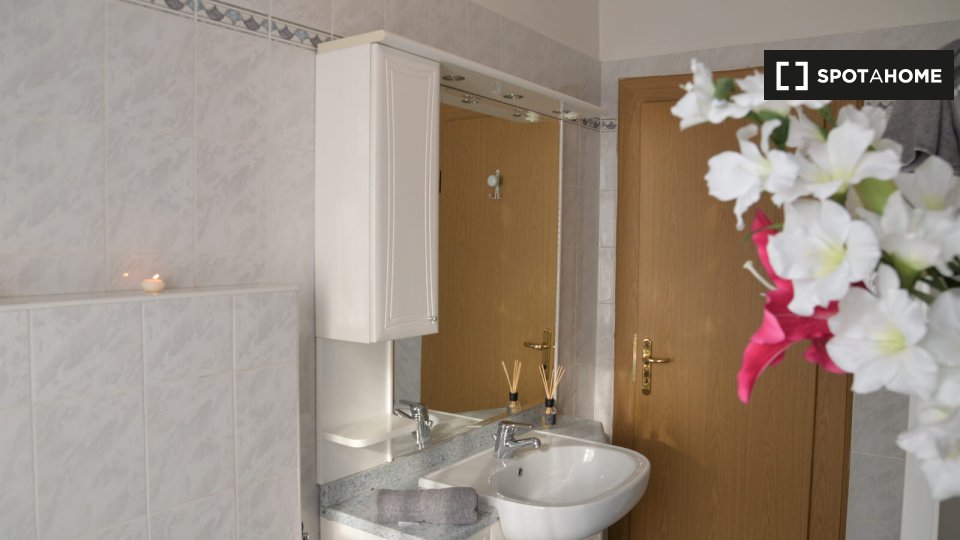 Immagine 5 di Camera condivisa in affitto  in Via Ergisto Bezzi a Trento