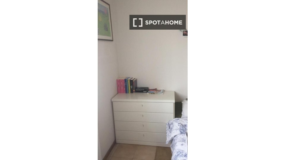 Immagine 2 di Camera condivisa in affitto  in Via Santa Croce a Bologna