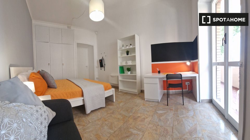 Immagine 9 di Camera condivisa in affitto  in Lungotevere di Pietra Papa a Roma