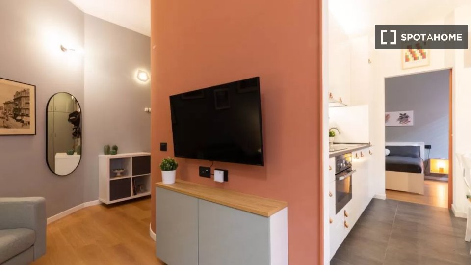 Immagine 2 di Appartamento in affitto  in Via Lario a Milano