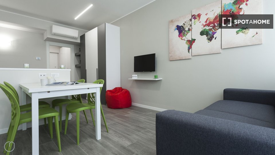 Immagine 15 di Appartamento in affitto  in Piazzale Luigi Cadorna a Milano