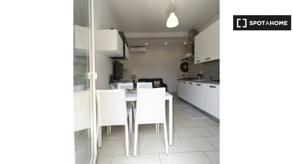 Immagine 12 di Appartamento in affitto  in Via Pasubio a Bologna