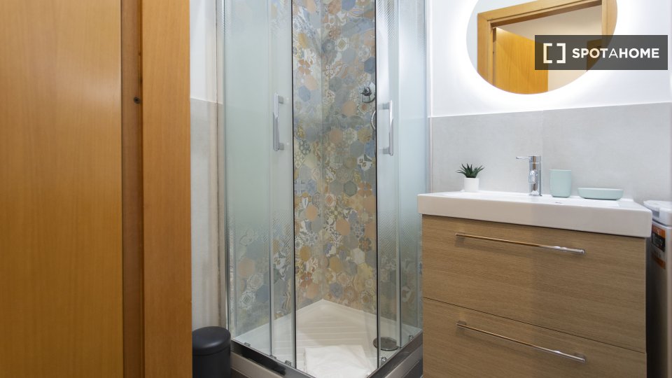 Immagine 4 di Appartamento in affitto  in Via S. Giovanni in Argentella a Roma