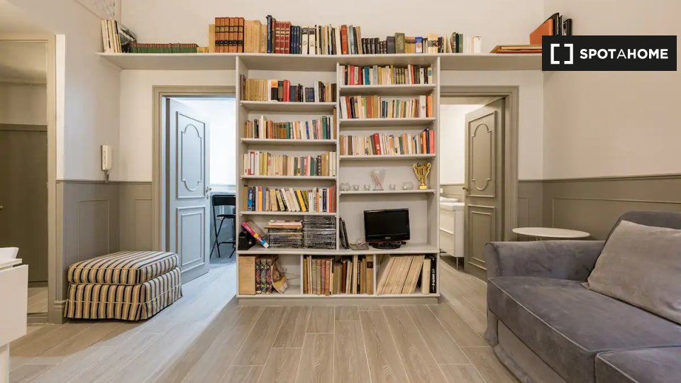 Immagine 3 di Appartamento in affitto  in Via della Frezza a Roma