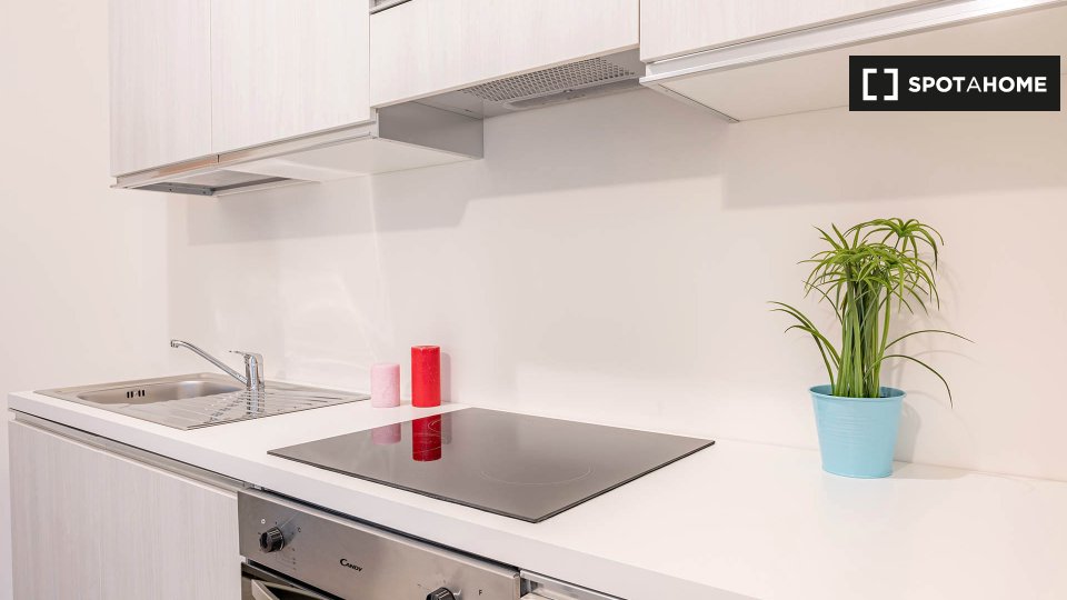 Immagine 15 di Camera condivisa in affitto  in Viale Monza a Milano