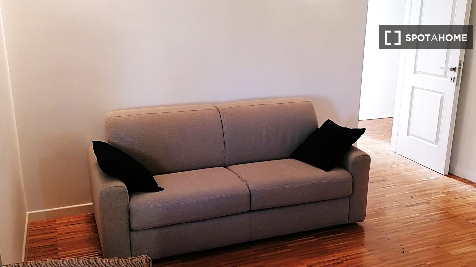 Immagine 7 di Camera condivisa in affitto  in Via dei Monti Lepini a Roma