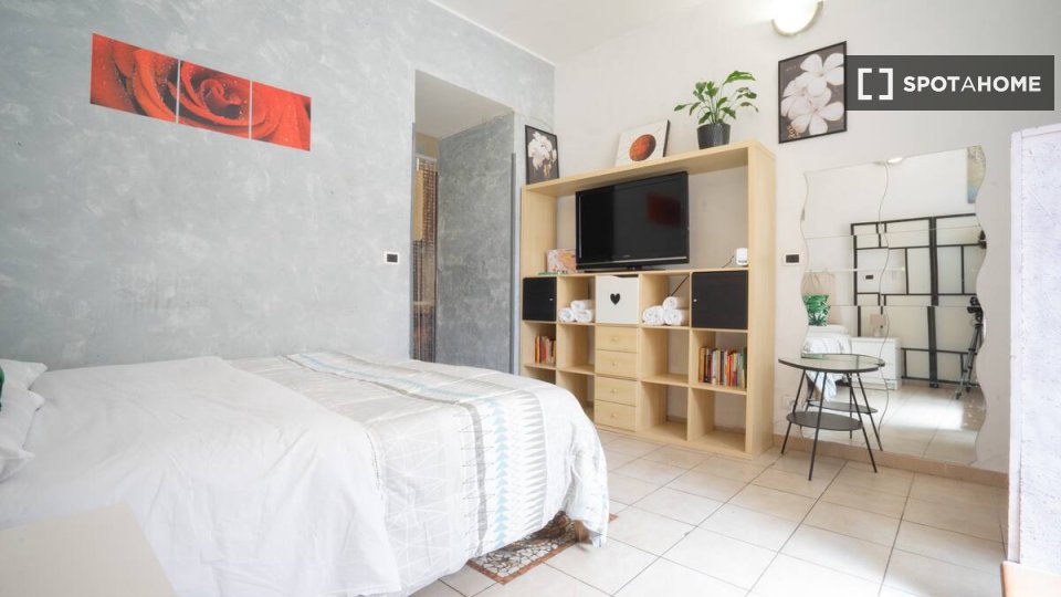 Immagine 9 di Ufficio in affitto  in Via Voghera a Roma