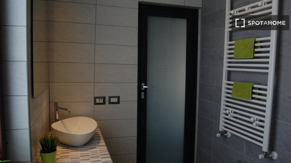 Immagine 5 di Ufficio in affitto  in Via Alberto Amerani a Roma