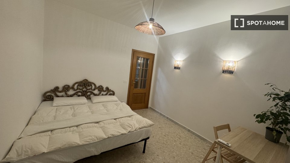 Immagine 9 di Camera condivisa in affitto  in V. Morozzo della Rocca a Roma