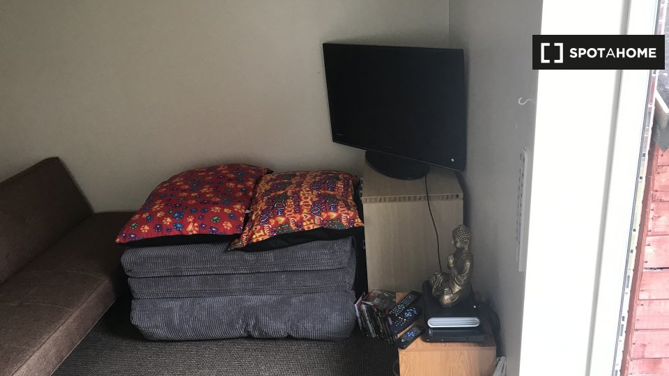 Immagine 19 di Camera condivisa in affitto  in Oakford Cl a 