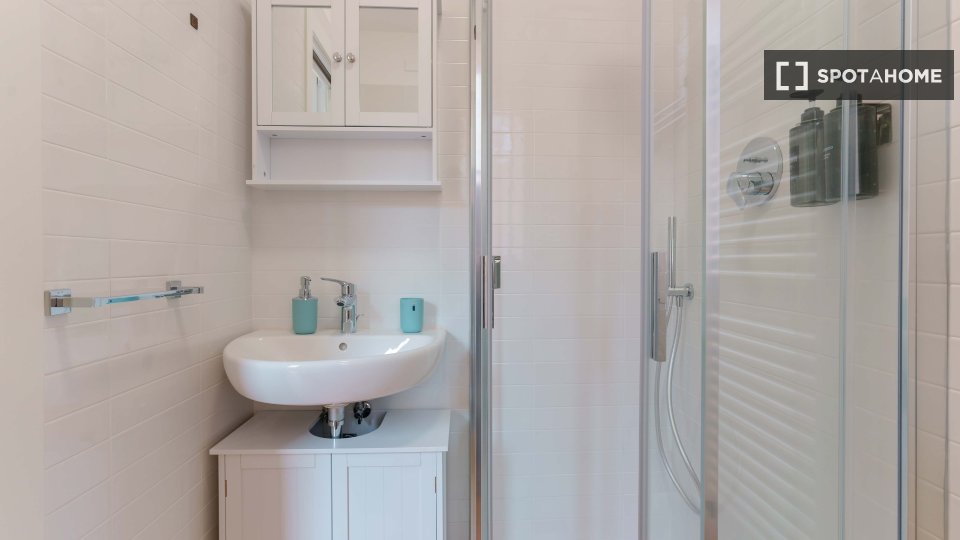 Immagine 16 di Ufficio in affitto  in Via Mascarella a Bologna