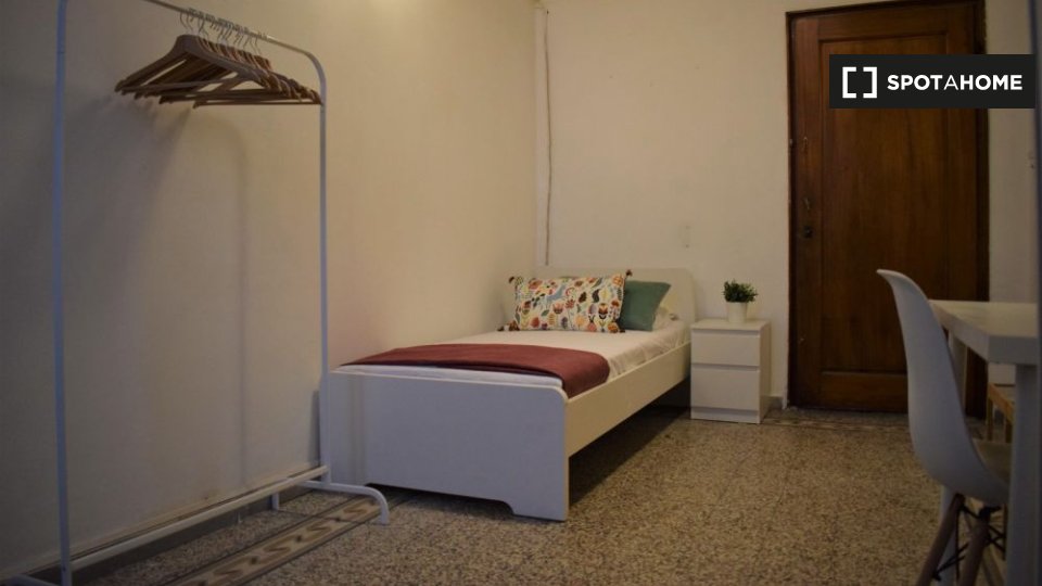 Immagine 2 di Camera condivisa in affitto  in Borgo Ognissanti a Firenze