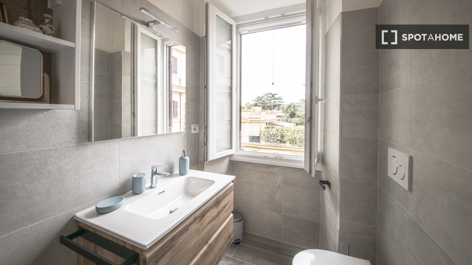 Immagine 3 di Appartamento in affitto  in Via Donatello a Roma