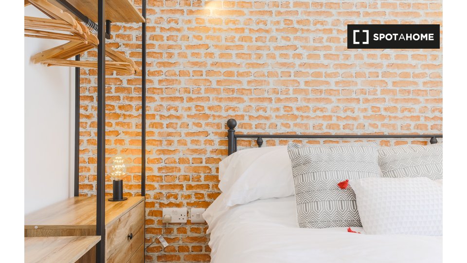 Immagine 19 di Appartamento in affitto  in Church St a Staines