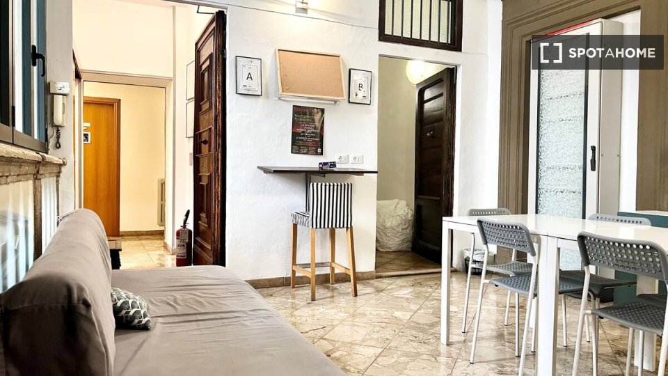 Immagine 11 di Residence in affitto  in Via del Porrione a Siena