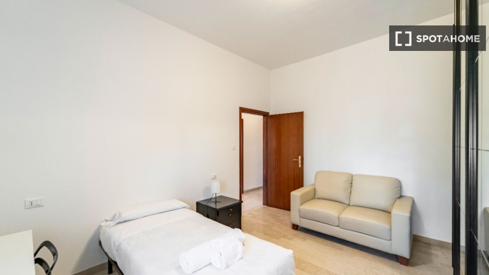 Immagine 15 di Appartamento in affitto  in Via della Barca a Bologna