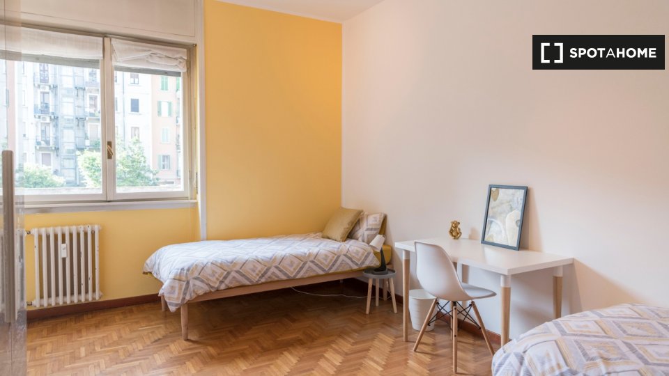 Immagine 13 di Camera condivisa in affitto  in Viale Campania a Milano