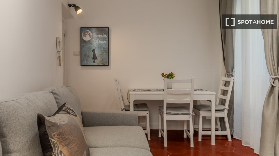 Immagine 3 di Appartamento in affitto  in Via dell'Orso a Roma