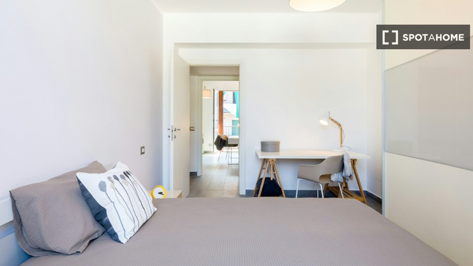 Immagine 6 di Camera condivisa in affitto  in Via Democrito a Milano