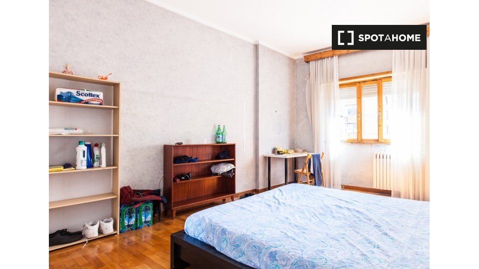 Immagine 12 di Camera condivisa in affitto  in Via Tiberio Imperatore, 00145 Roma RM, Italy a Roma