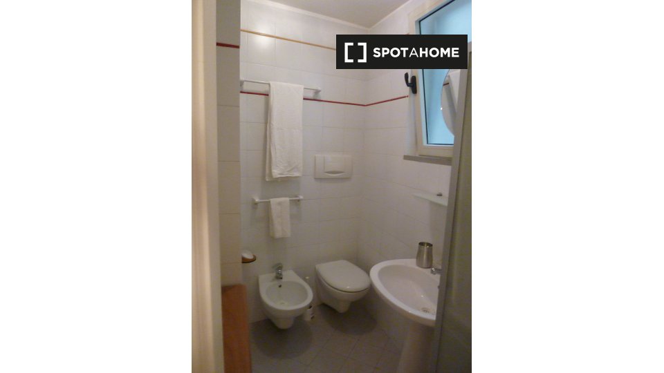 Immagine 3 di Appartamento in affitto  in Via del Castello D'Altafronte a Firenze