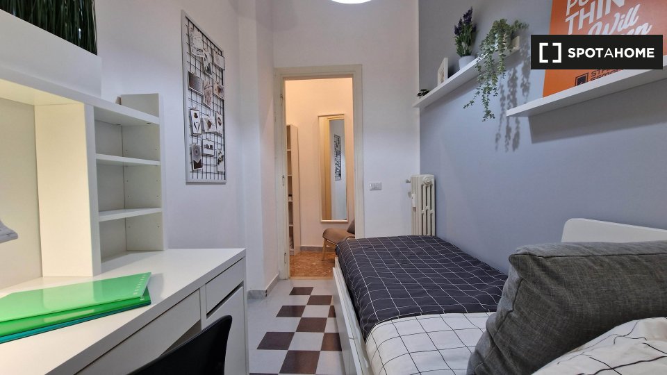 Immagine 10 di Camera condivisa in affitto  in Piazza Cardinal Ferrari a Roma