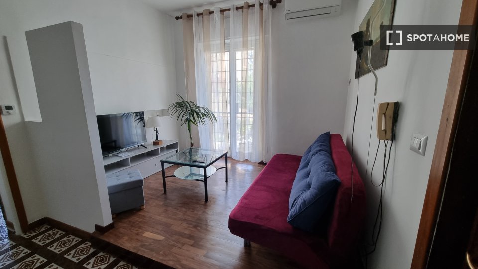 Immagine 7 di Appartamento in affitto  in Via Montesilvano a Roma