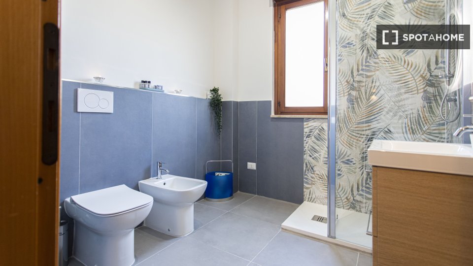 Immagine 2 di Appartamento in affitto  in Via S. Giovanni in Argentella a Roma