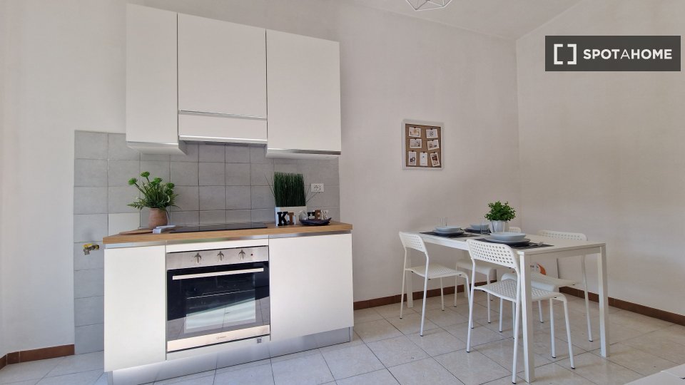 Immagine 15 di Camera condivisa in affitto  in Via Ostiense a Roma