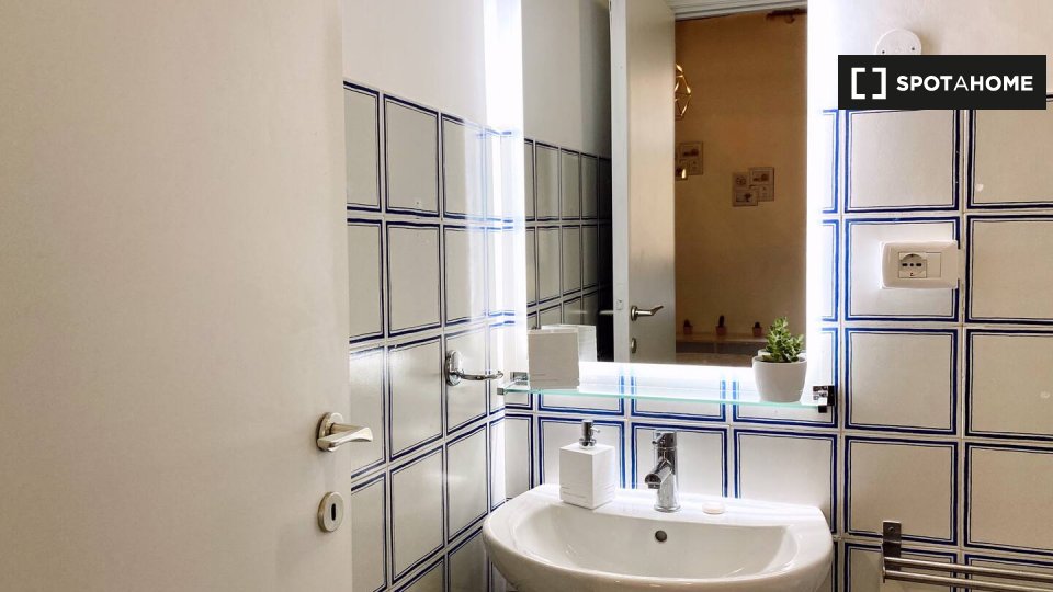 Immagine 10 di Ufficio in affitto  in Via di Gesù e Maria a Roma