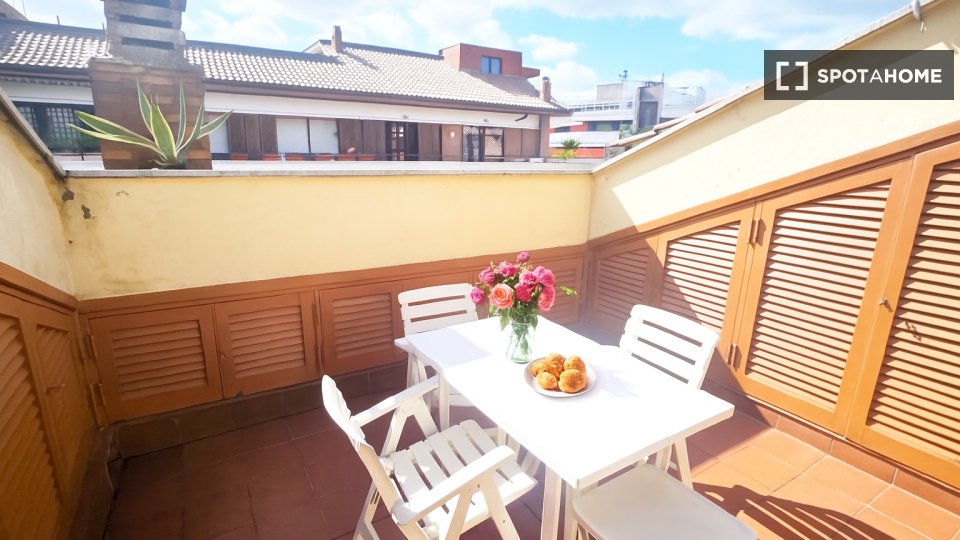 Immagine 5 di Ufficio in affitto  in Via Montaione a Roma