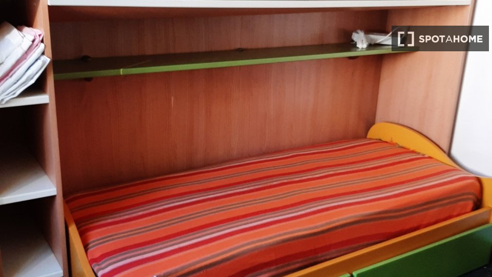 Immagine 13 di Camera condivisa in affitto  in Corso Aldo Gastaldi a Genova