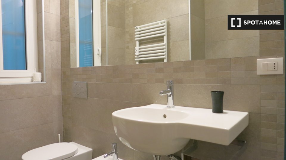 Immagine 9 di Appartamento in affitto  in Via Pontaccio a Milano