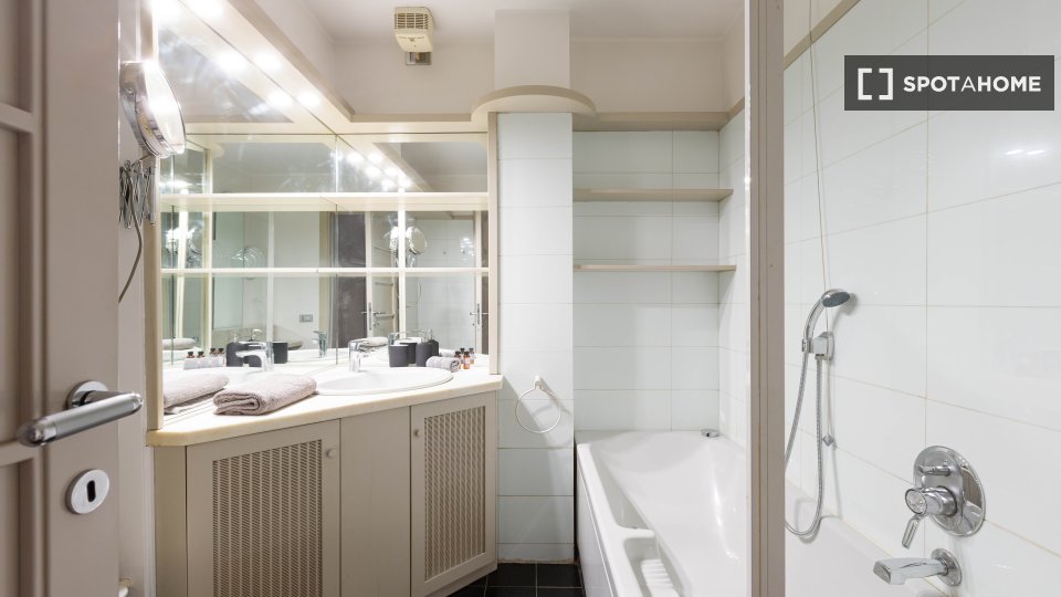 Immagine 6 di Appartamento in affitto  in Via Giacomo Mellerio a Milano