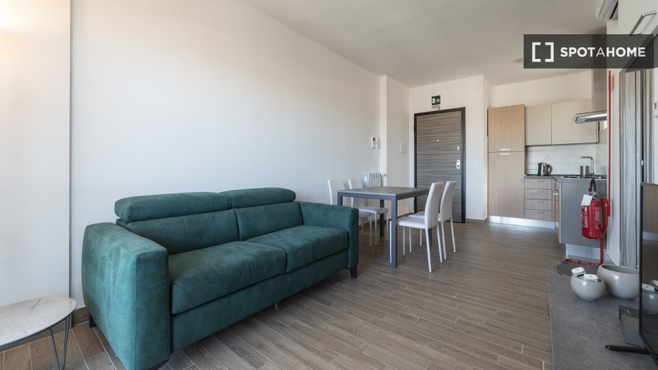 Immagine 5 di Appartamento in affitto  in Via Luigi de Marchi a Roma