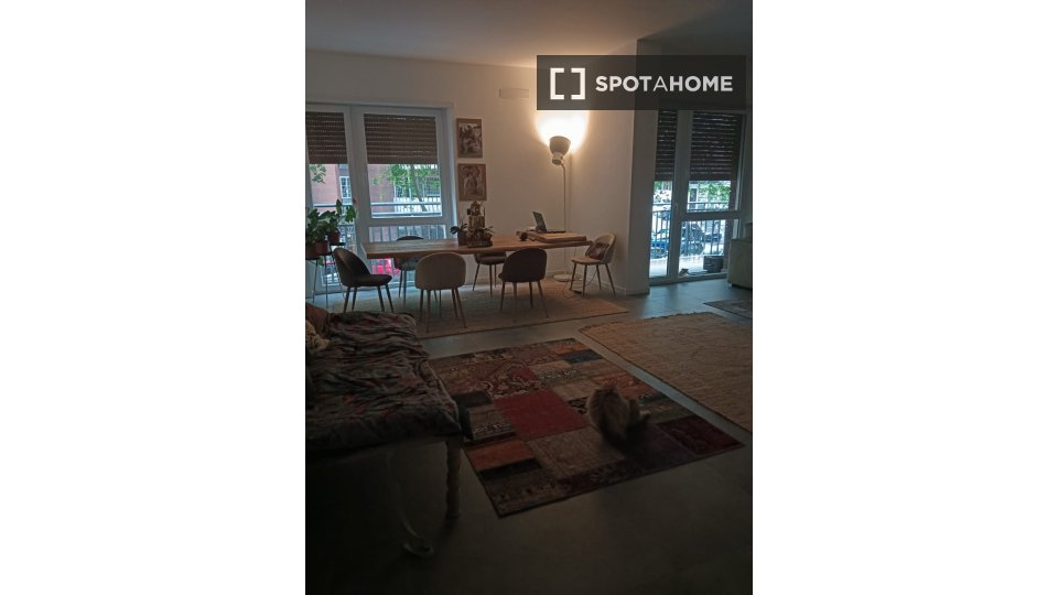 Immagine 6 di Camera condivisa in affitto  in Via Ippolito Nievo a Roma