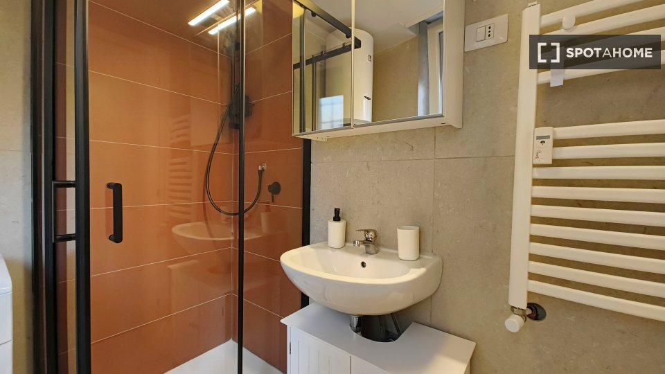 Immagine 14 di Ufficio in affitto  in Via Giovanni De Calvi, 00151 Roma RM, Italy a Roma