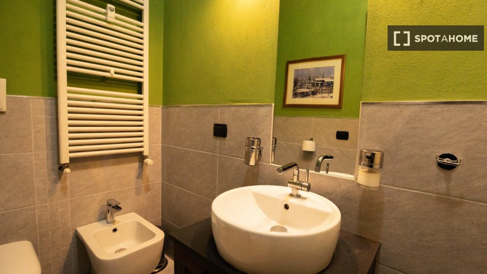 Immagine 14 di Appartamento in affitto  in Via dei Piatti a Milano